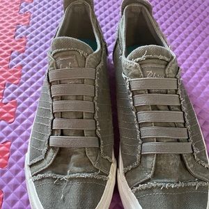 Blowfish slides - 2 pair